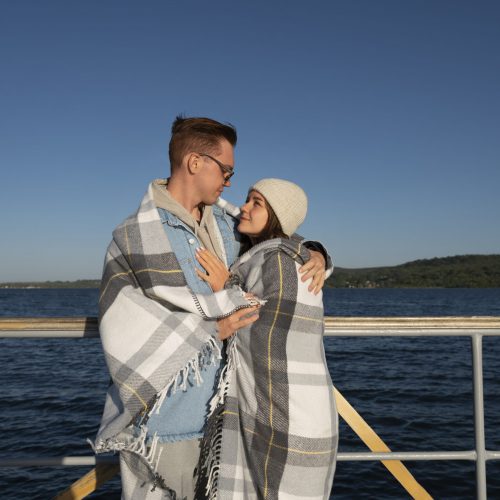 side-view-couple-affectionate-attitude